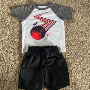 2T children’s place baseball short outfit